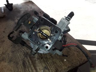 bontott SUZUKI SWIFT II Központi Injektor