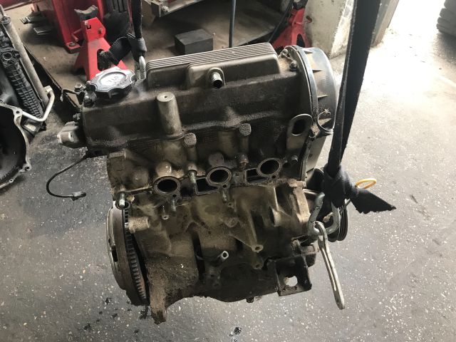 bontott SUZUKI SWIFT II Motor (Fűzött blokk hengerfejjel)