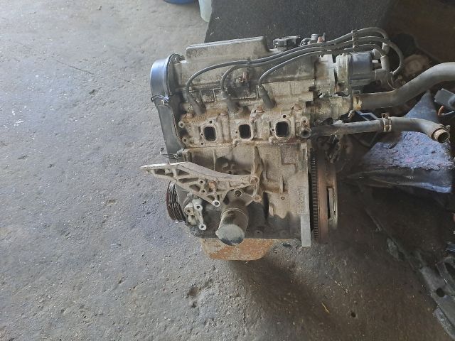 bontott SUZUKI SWIFT II Motor (Fűzött blokk hengerfejjel)