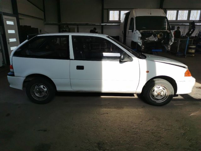 bontott SUZUKI SWIFT II Motor Tartó Bak Jobb