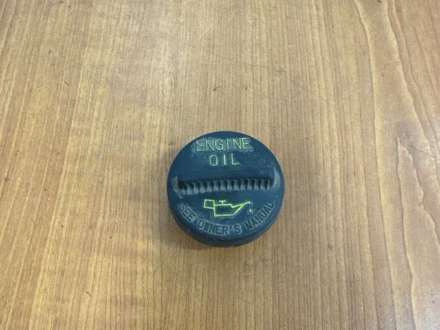 bontott SUZUKI SWIFT II Olajbeöntő Sapka