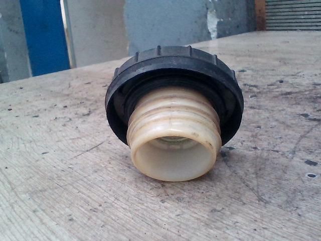 bontott SUZUKI SWIFT II Tanksapka