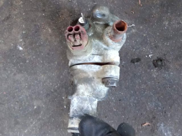 bontott SUZUKI SWIFT II Termosztátház