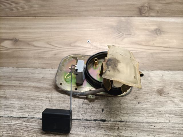 bontott SUZUKI SWIFT II Üzemanyag Szivattyú