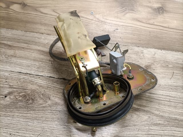 bontott SUZUKI SWIFT II Üzemanyag Szivattyú