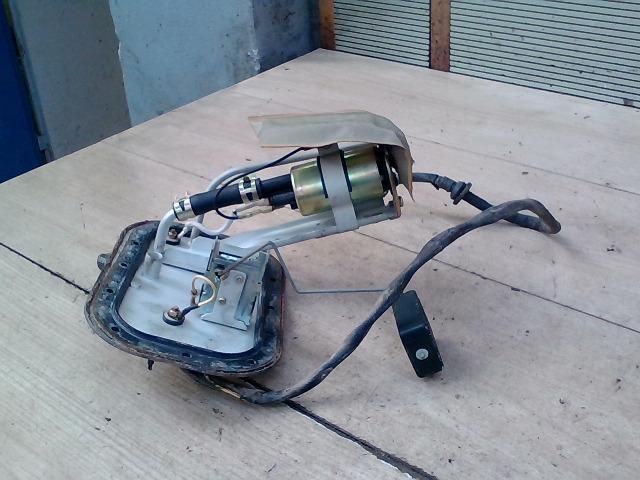 bontott SUZUKI SWIFT II Üzemanyag Szivattyú