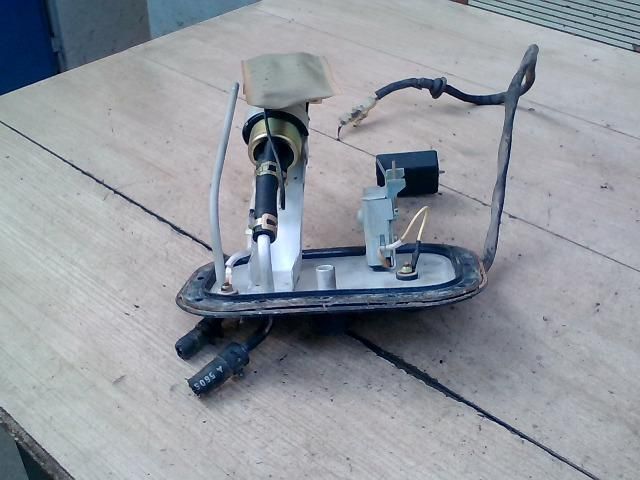 bontott SUZUKI SWIFT II Üzemanyag Szivattyú