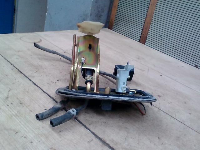 bontott SUZUKI SWIFT II Üzemanyag Szivattyú