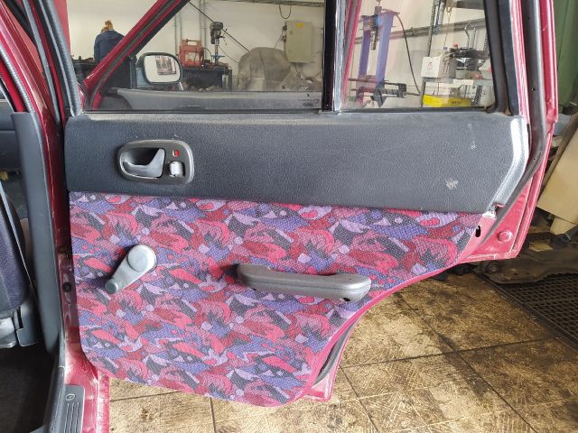 bontott SUZUKI SWIFT II Váltó Kulissza