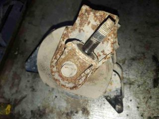 bontott SUZUKI SWIFT II Váltó Tartó Bak (Pozíciófüggetlen)