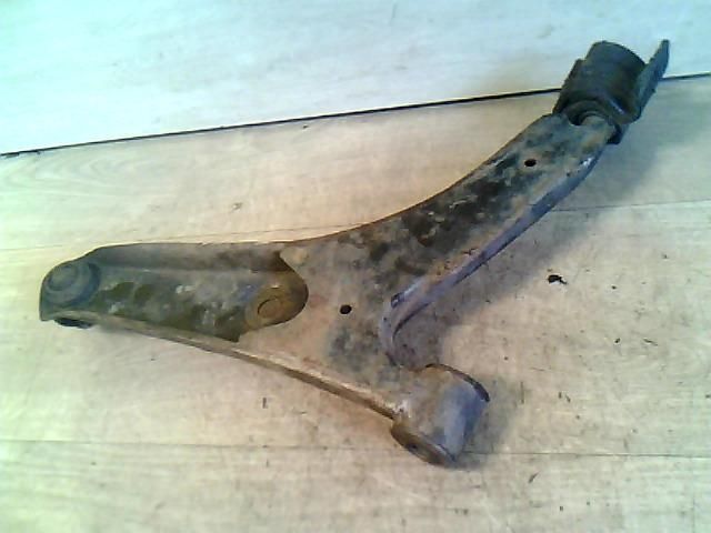 bontott SUZUKI SWIFT II Bal első Lengőkar