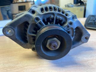 bontott SUZUKI SWIFT II Generátor