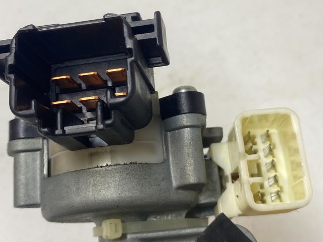 bontott SUZUKI SWIFT II Gyújtáskapcsoló