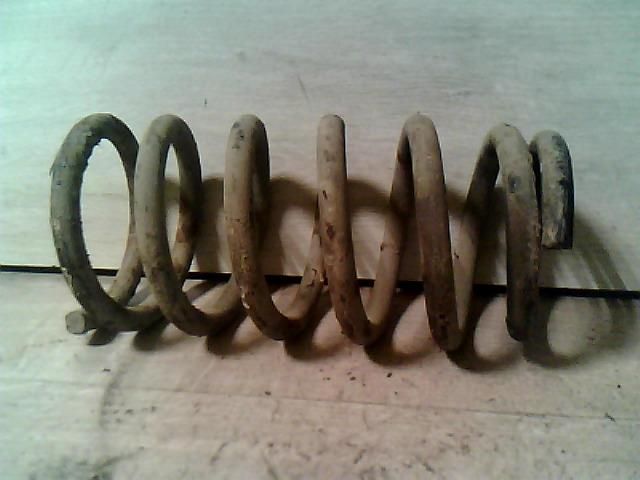 bontott SUZUKI SWIFT II Hátsó Rugó