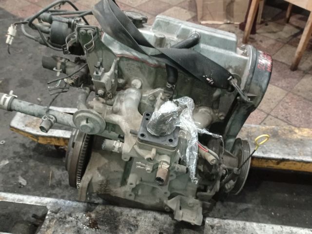 bontott SUZUKI SWIFT II Motor (Fűzött blokk hengerfejjel)