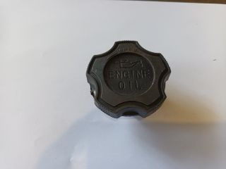 bontott SUZUKI SWIFT II Olajbeöntő Sapka