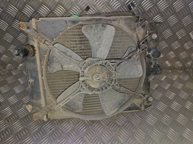 bontott SUZUKI SWIFT II Vízhűtő Radiátor (Nem klímás)