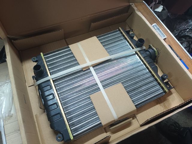 bontott SUZUKI SWIFT II Vízhűtő Radiátor (Nem klímás)