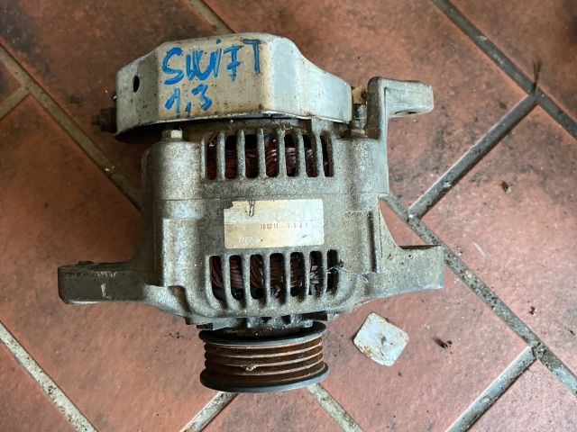 bontott SUZUKI SWIFT II Generátor