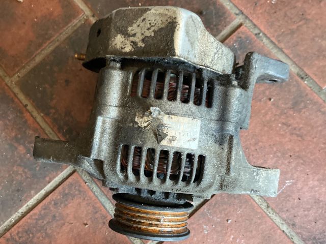 bontott SUZUKI SWIFT II Generátor