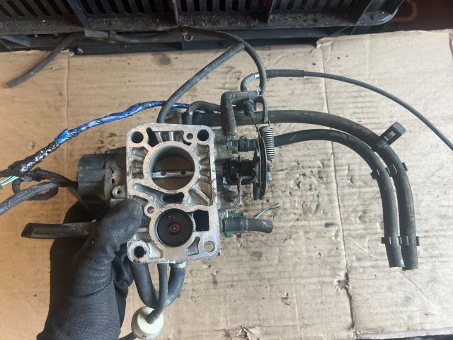 bontott SUZUKI SWIFT II Központi Injektor