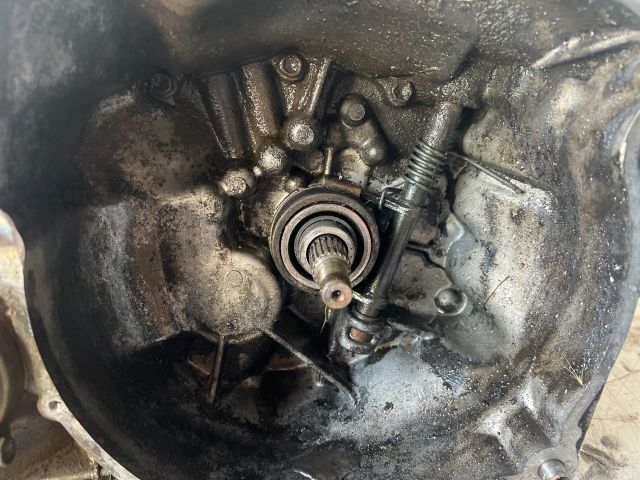 bontott SUZUKI SWIFT II Váltó (Mechanikus)