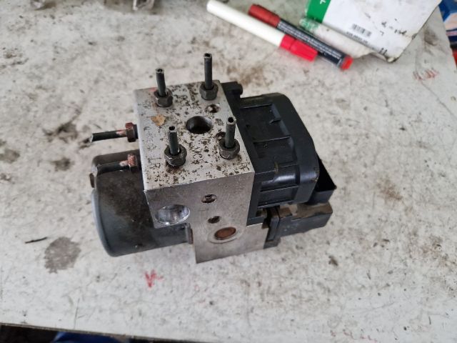 bontott SUZUKI SWIFT II ABS Kocka