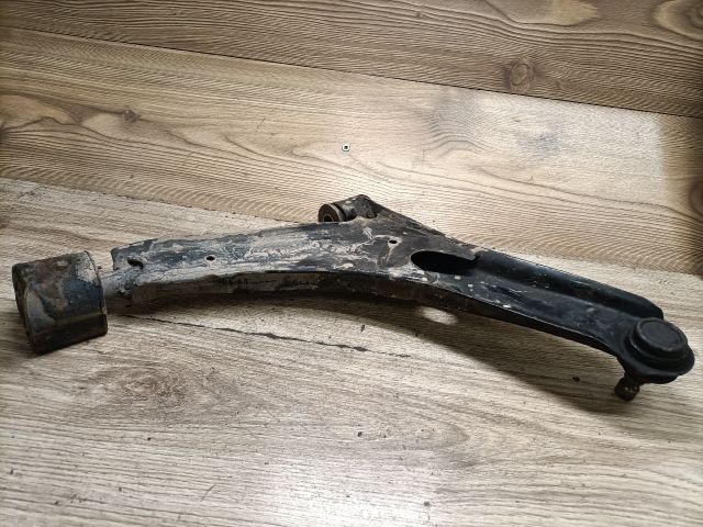 bontott SUZUKI SWIFT II Bal első Lengőkar