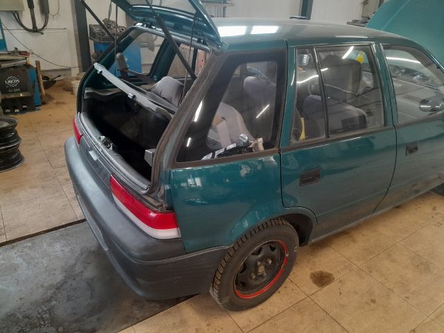 bontott SUZUKI SWIFT II Biztosítéktábla Motortér