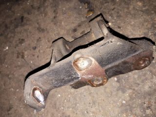 bontott SUZUKI SWIFT II Generátor Tartó Bak