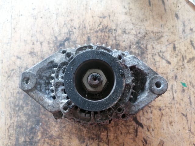 bontott SUZUKI SWIFT II Generátor