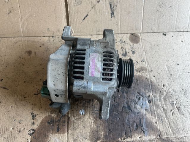 bontott SUZUKI SWIFT II Generátor