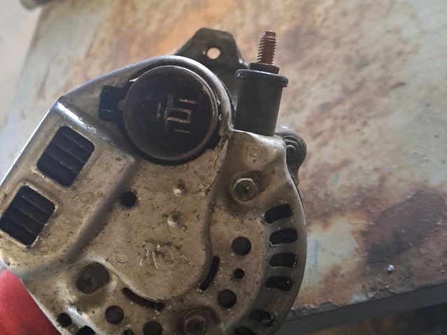 bontott SUZUKI SWIFT II Generátor