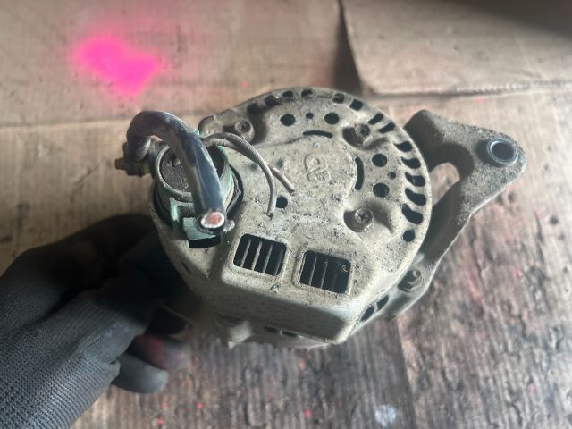 bontott SUZUKI SWIFT II Generátor