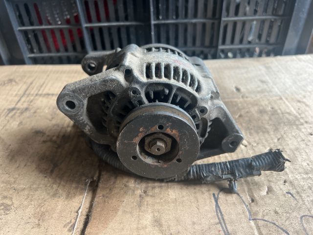 bontott SUZUKI SWIFT II Generátor