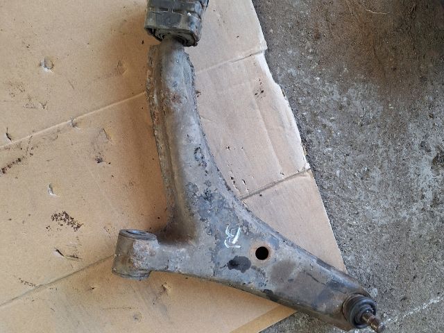 bontott SUZUKI SWIFT II Bal első Lengőkar