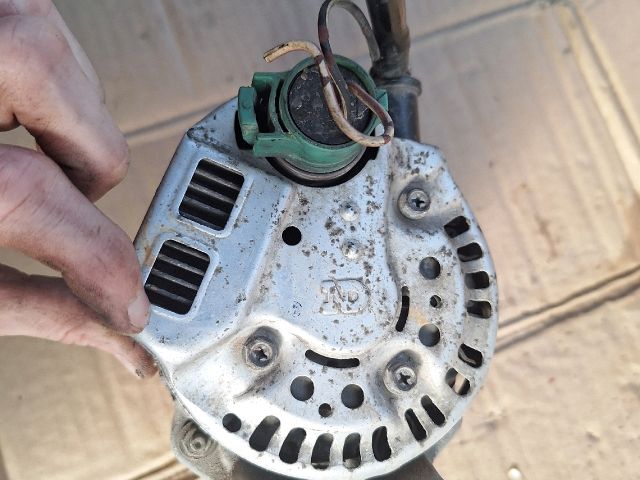 bontott SUZUKI SWIFT II Generátor