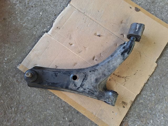 bontott SUZUKI SWIFT II Jobb első Lengőkar