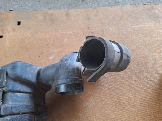 bontott SUZUKI SWIFT II Légszűrő Ház