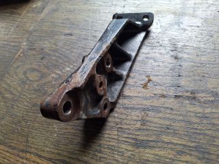 bontott SUZUKI SWIFT II Motor Tartó Bak (Fém)