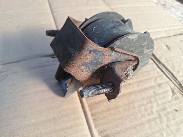 bontott SUZUKI SWIFT II Motor Tartó Bak (Fém)