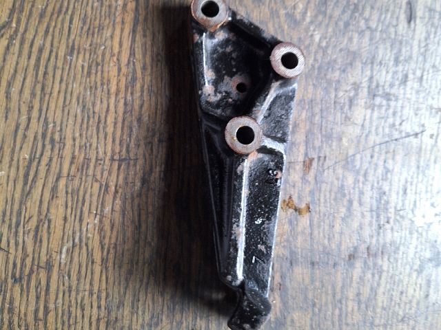 bontott SUZUKI SWIFT II Motor Tartó Bak (Fém)