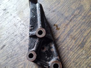 bontott SUZUKI SWIFT II Motor Tartó Bak (Fém)