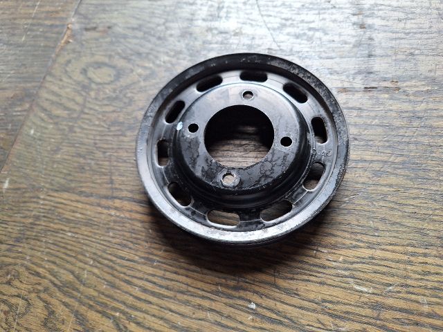 bontott SUZUKI SWIFT II Vízpumpa Szíjtárcsa