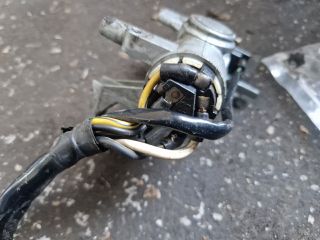 bontott SUZUKI SWIFT II Gyújtáskapcsoló Házzal