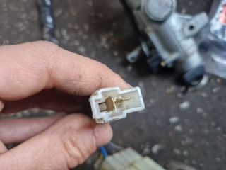 bontott SUZUKI SWIFT II Gyújtáskapcsoló Házzal