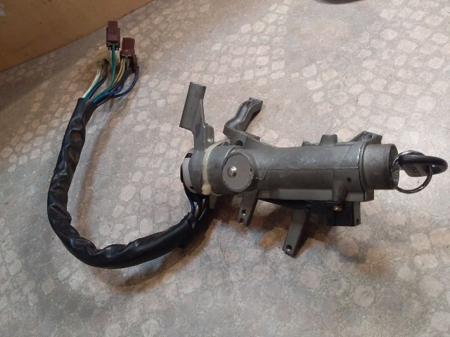 bontott SUZUKI SWIFT II Gyújtáskapcsoló