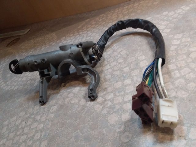 bontott SUZUKI SWIFT II Gyújtáskapcsoló