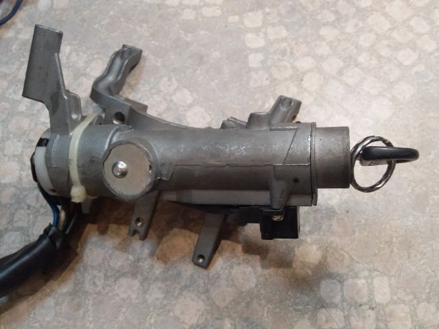 bontott SUZUKI SWIFT II Gyújtáskapcsoló