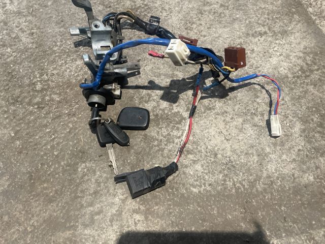 bontott SUZUKI SWIFT II Gyújtáskapcsoló